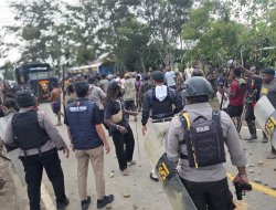 Cegah Bentrokan, Satgas Ops Damai Cartenz Bersama Polres Jayawijaya Berhasil Redam Keributan Dua Kelompok Jemaat Gereja
