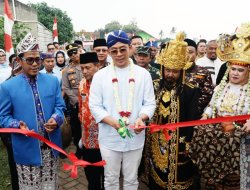 Terbang dari Jakarta Demi Budaya! Bupati Egi Hadiri Pawai Budaya di Fajar Baru