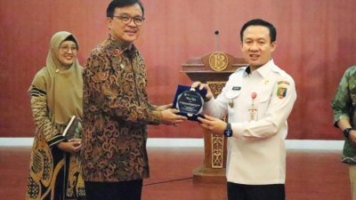 Sekdaprov Marindo Buka Seminar ISEI 2025: Dorong Transformasi Ekonomi Menuju Lampung Maju