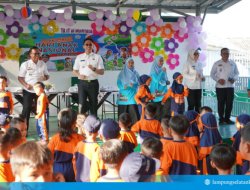 Keakraban Bupati Egi Bersama Anak TK IT Al Multazam di Peringatan HAN