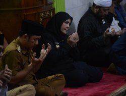 Walikota Eva Dwiana Awali Safari Ramadhan 1446 H di Masjid At Tajriyah Bandar Lampung