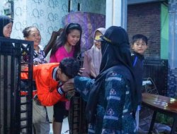 Bunda Eva Janji Perbaikan Rumah Rusak Akibat Banjir