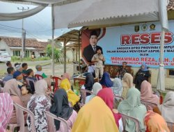 M. Reza Dimintai Perbaikan Jalan Tani Dan Pengembangan Usaha Hidroponik Oleh Warga Wiyono Saat Acara Reses