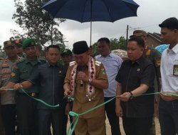 Bupati Saleh Asnawi Resmikan Jembatan Ulu Semong, Perkuat Akses dan Perekonomian Warga Ulubelu