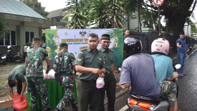 Raih Keberkahan Dibulan Ramadhan, Korem 043/Gatam Bagikan Takjil Gratis