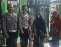 Aksi Mulia Polisi Bantu Ibu-Anak yang Kehabisan Tiket Bus Mudik