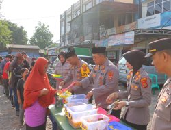 Polisi di Bandar Lampung Sajikan Ratusan Porsi Makan Bergizi Gratis Bagi Masyarakat
