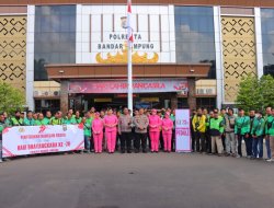 Sambut Hari Bhayangkara ke-79, Driver Ojol di Bandar Lampung Dapat Sembako dan Cek Kesehatan Gratis dari Polisi