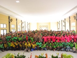 Hari Bhayangkara ke-79 : Polda Lampung Bagikan Bantuan Sosial Untuk Komunitas Ojek Online
