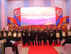 Hari Bhayangkara ke-79 : Kapolda Lampung Berikan Penghargaan Kepada Personel Berprestasi dan Mitra Media