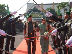 Brigjen TNI Rikas Hidayatullah, S.E., M.M., Serahkan Pasukan Kepada Danrem 043/Gatam yang Baru Brigjen TNI Haryantana, S.H.