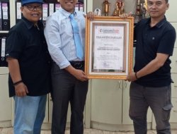 Descatama Paksi Moeda Terima Penghargaan Salah Satu Tokoh Inspiratif dari LAMPUNG7.COM