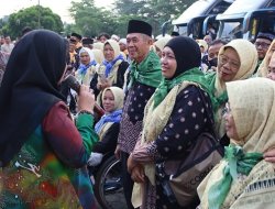 Wali Kota Eva Dwiana Lepas Keberangkatan Ratusan Jamaah Umroh