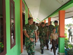 Pangdam XXI/Radin Inten Tinjau SMPN 5 Natar dan Ikuti Vicon Bersama Panglima TNI dalam Program Makan Bergizi Gratis (MBG)