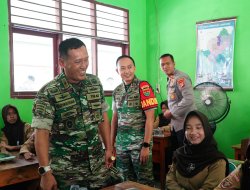 Korem 043/Gatam Komitmen Sukseskan MBG, Danrem Dampingi Pangdam XXI/Radin Inten di SMPN 5 Natar