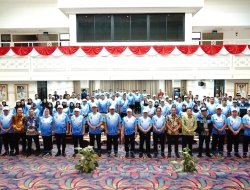 Gubernur Lampung Lepas Kontingen Korpri Provinsi Lampung Ke Pornas XVII Di Palembang