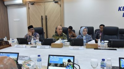 Gubernur Rahmat Mirzani Djausal Ikuti Rapat Percepatan Investasi Bioetanol bersama Wamen Investasi Todotua Pasaribu dan Menkop UKM Ferry Juliantono di Jakarta