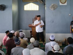 Tingkatkan Pembinaan Rohani, Lapas Narkotika Bagikan Iqro kepada Warga Binaan