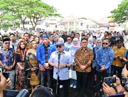 Menko Pangan Apresiasi Kekayaan Budaya Lampung Selatan, Pawai Akbar 6.500 Peserta Warnai Kunjungan Kerja