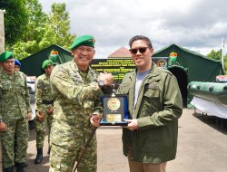 Pangdam XXI/Radin Inten Terima Bantuan Perahu Karet dan Tenda Serbaguna dari Komisi I DPR RI Penguatan Kesiapsiagaan Bencana di Lampung