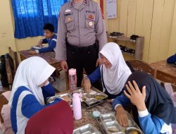 Dukung Progam Pemerintah, Polsek Banjit Monitoring MBG di Sekolah Dasar