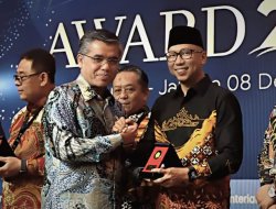 Komitmen Tingkatkan Produktivitas Tenaga Kerja, Gubernur Rahmat Mirzani Djausal Raih Penghargaan Pembina Produktivitas 2025