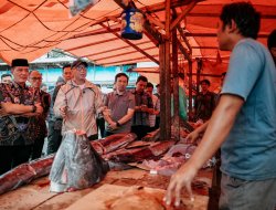 Stabilitas Harga Bahan Pokok Jadi Fokus Peninjauan Pasar Way Batu Pesisir Barat