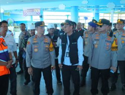 Kapolda Lampung Monitoring Langsung Traffic Dan Posko Terpadu Ops Lilin Krakatau 2025 Di Bakauheni