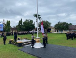 Upacara HKN Tahun 2026, Kapoles Way Kanan Berikan Penganugerahan Tanda Kehormatan Personel