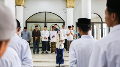 Bupati Pesawaran Lepas Kontingen Santri Menuju Muktamad RMI Lampung