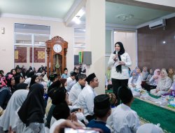 Safari Ramadhan 1447 H di Bandar Lampung, Eva Dwiana Apresiasi Kehadiran Rahmat Mirzani Djausal di Masjid Jami Al-Muballigh