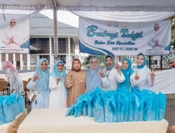 Kolaborasi TP. PKK, DWP, dan OPD Lampung Bagikan 300 Paket Takjil Ramadan