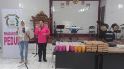 Bhayangkari Brimob Kotabumi dan Bhayangkari Krimum Polda Lampung Bagikan Takjil Anak Disabilitas Ramadhan