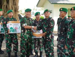 Sambut Hari Raya Idul Fitri 1447 H, Danrem 043/Gatam Bagikan Bingkisan Lebaran kepada Prajurit dan PNS
