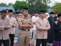 Sambut Hari Kemenangan Danrem  Tunaikan Sholat Idul Fitri 1447 H / 2926 M Bersama Keluarga Besar Korem 043/Gatam dan Masyarakat.