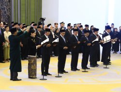 PENGUCAPAN SUMPAH JABATAN ANGGOTA DEWAN KOMISIONER OJK