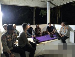 Kapolres Way Kanan Sambangi Warga Kampung Sriwijaya di Pos Ronda