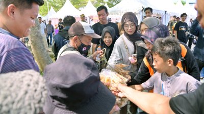 Berkah IDS Sumatra 2026: Saat Raungan Mesin Drift Menggerakkan Roda Ekonomi Pedagang Kecil di Way Handak Expo