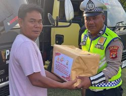 Jelang Hari Bhayangkara ke-80, Polres Way Kanan Gelar Bakti Sosial bagi Komunitas Transportasi