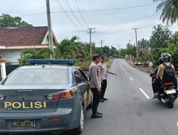 Perkuat Sinergi, Polsek Way Tuba Gelar Patroli Dialogis dan Sosialisasi Sabuk Kamtibmas