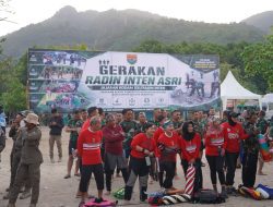Prajurit Korem 043/Gatam Dukung Penuh Gerakan Raden Inten ASRI, Bersihkan Pantai Pasir Putih