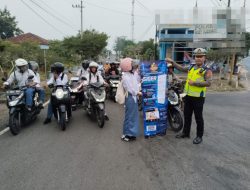 Dekatkan Pelayanan Publik, Satlantas Polres Way Kanan Sosialisasi Aplikasi “Siger Lampung Presisi” kepada Pengguna Jalan