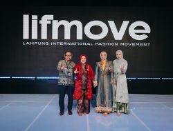 Ketua Dekranasda Provinsi  Lampung Tampil di Catwalk, Tegaskan Dukungan bagi Kebangkitan Industri Kreatif Daerah