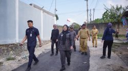 Eva Dwiana Tinjau Hasil Perbaikan Jalan Wala Kuba Way Laga, Pastikan Akses Warga Kembali Aman dan Nyaman