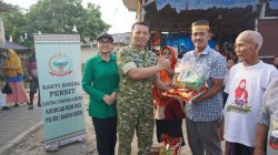 Persit KCK Koorcab Rem 043 PD XXI/Radin Inten Hadir Berbagi, Ringankan Beban Warga Sinar Laut