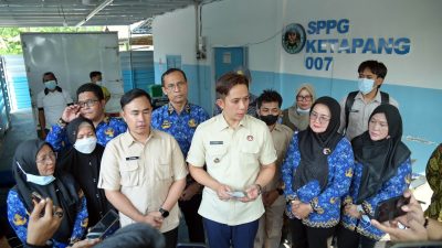Usai Jenguk Siswi MI Ma’arif yang Masih Dirawat, Bupati Egi Minta BGN Suspend SPPG yang Belum Penuhi Standar