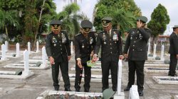 Kasrem 043/Gatam Hadiri Ziarah Nasional HUT ke-81 TNI di TMP Tanjung Karang