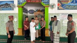 Jumling di Masjid At-Taqwa, Polres Way Kanan Pererat Silaturahmi dan Sampaikan Pesan Kamtibmas