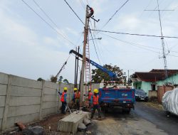 Dua Tiang Listrik Rawan Tumbang di Garuntang Dilaporkan, PLN Bandar Lampung Bergerak Cepat