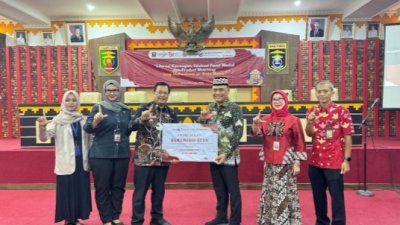 SOSIALISASI LITERASI DAN INKLUSI KEUANGAN SERTA PEMBUKAAN  Rekening Saham Bagi Mahasiswa Di Kota Metro